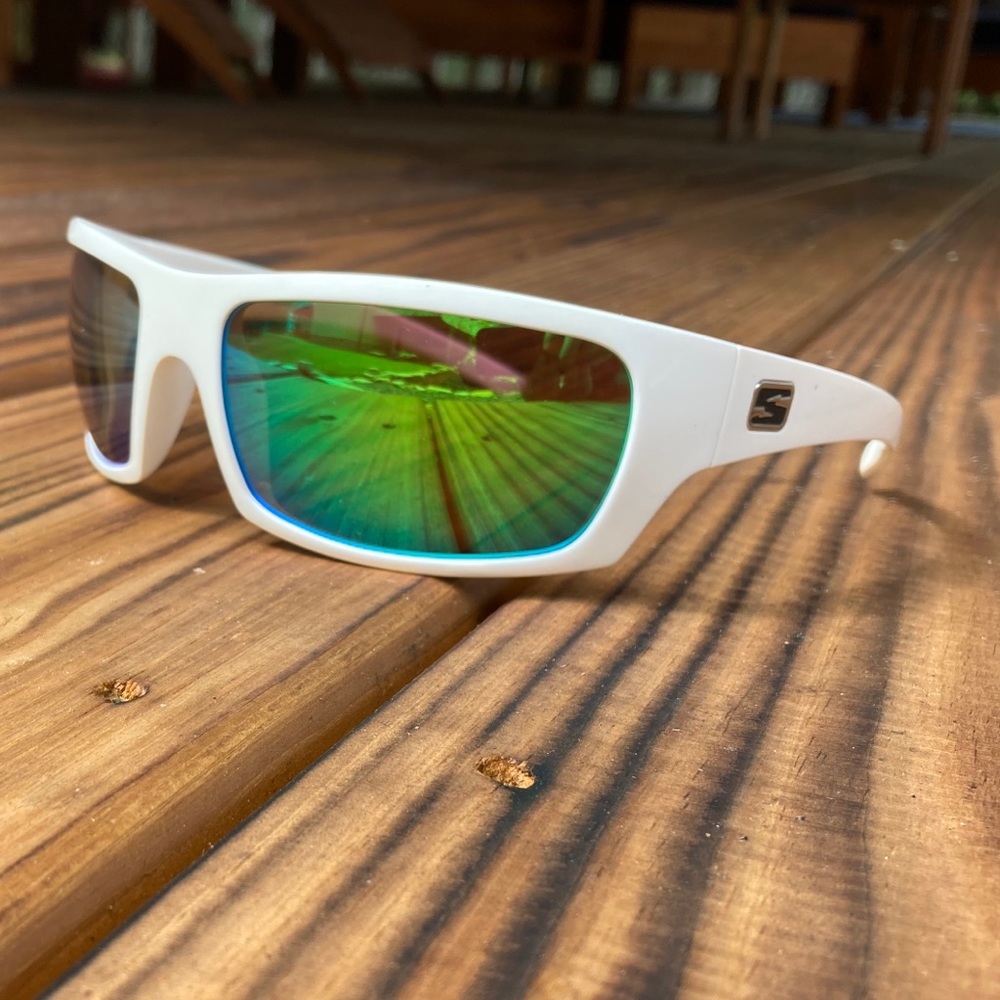 Skeleton Optics Polarized Summit Model White/Green